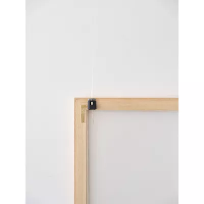 Accrochage de panneaux signalétiques avec le système Micro Grip