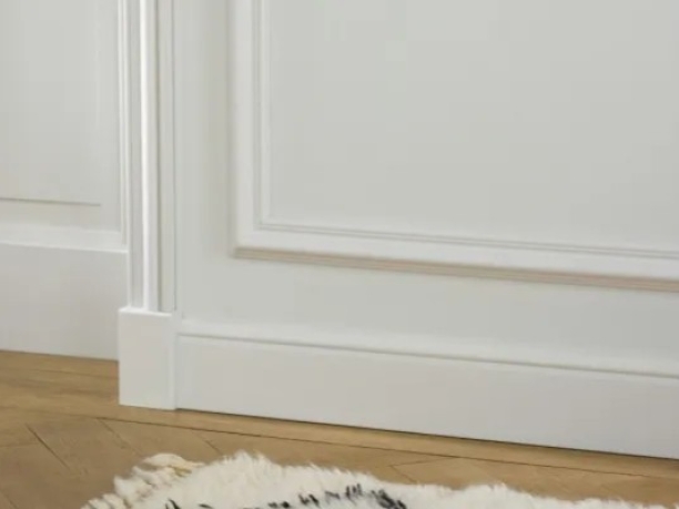 Plinthe SX173 Orac Decor – L'élégance et la durabilité au service de vos murs